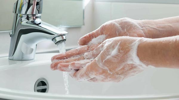 مایع دستشویی و سازگاری با پوست دست